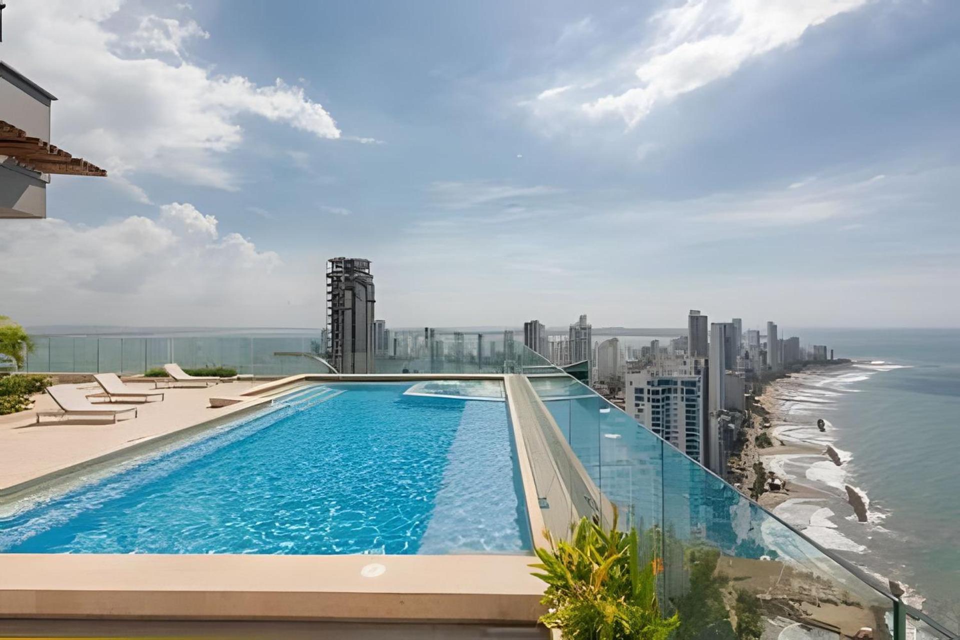 Ocean Majesty, Luxury Haven Close To Walled Apartamento *