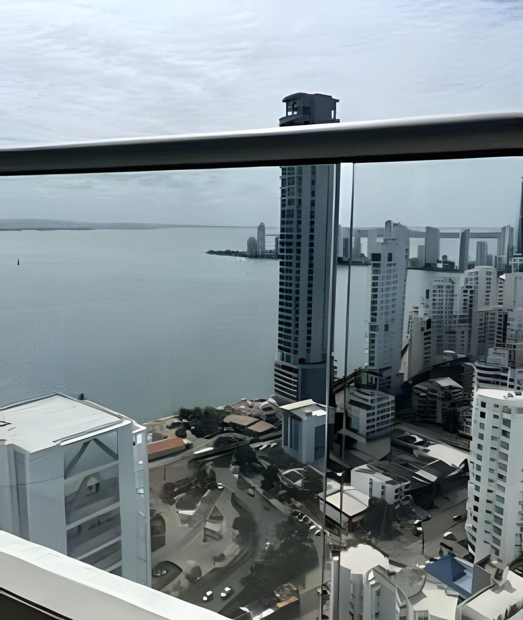 Ocean Majesty, Luxury Haven Close To Walled Apartamento